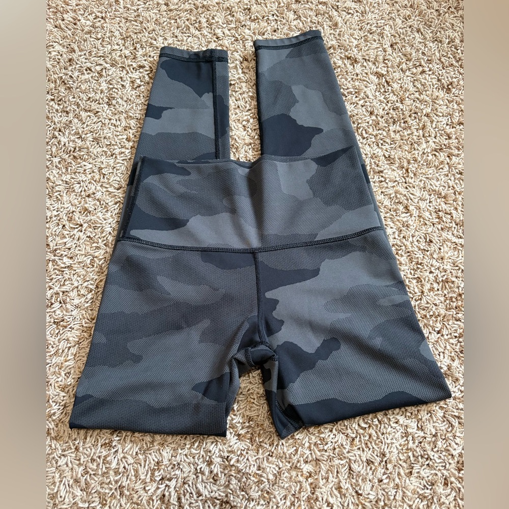 Aerie Camo Leggings women’s size Medium